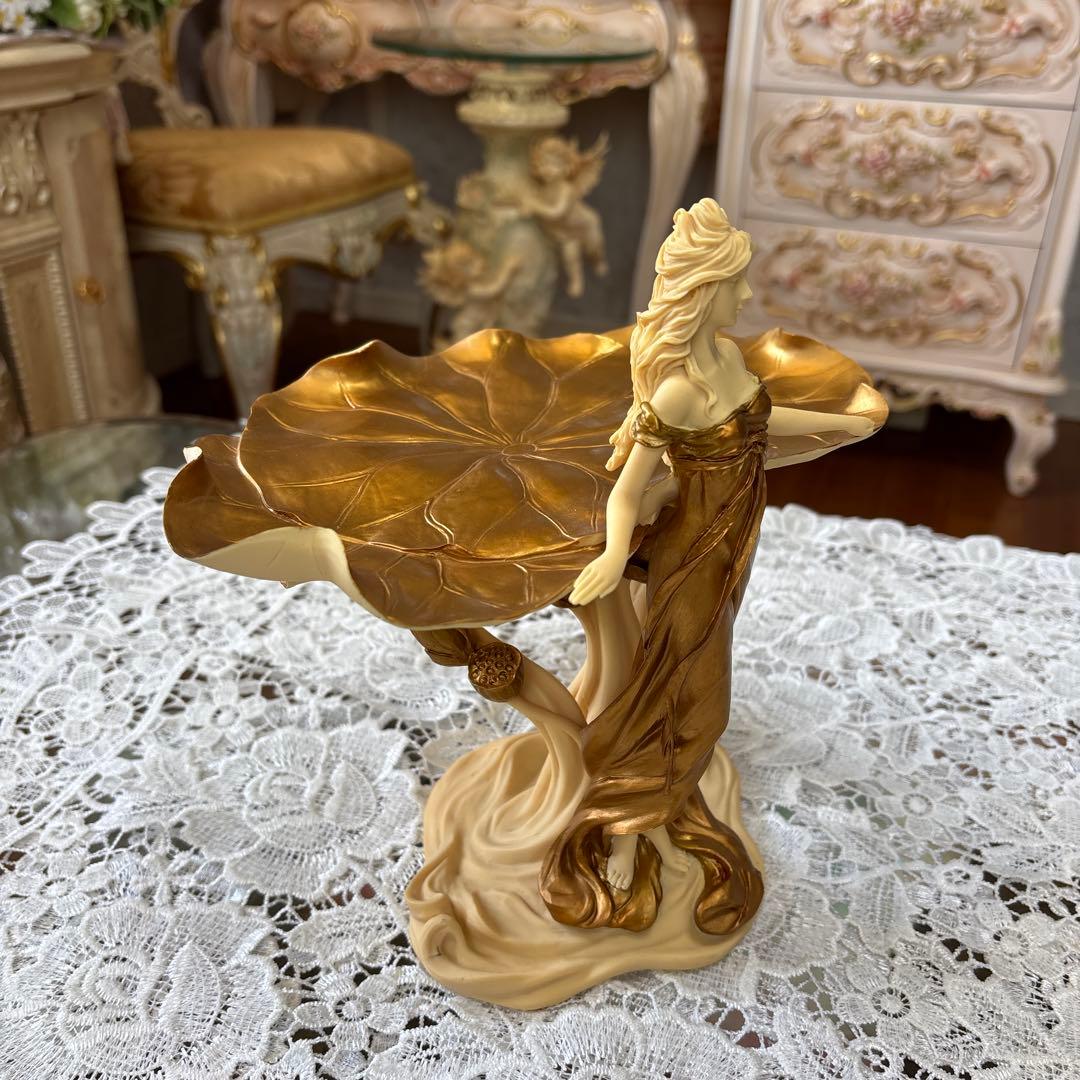 百合の壁掛けスワッグ・女神アクセサリーコンポート・2点 ご予約済