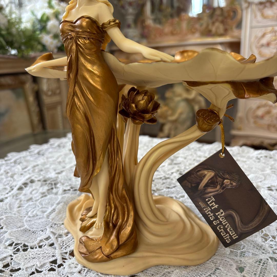 百合の壁掛けスワッグ・女神アクセサリーコンポート・2点 ご予約済