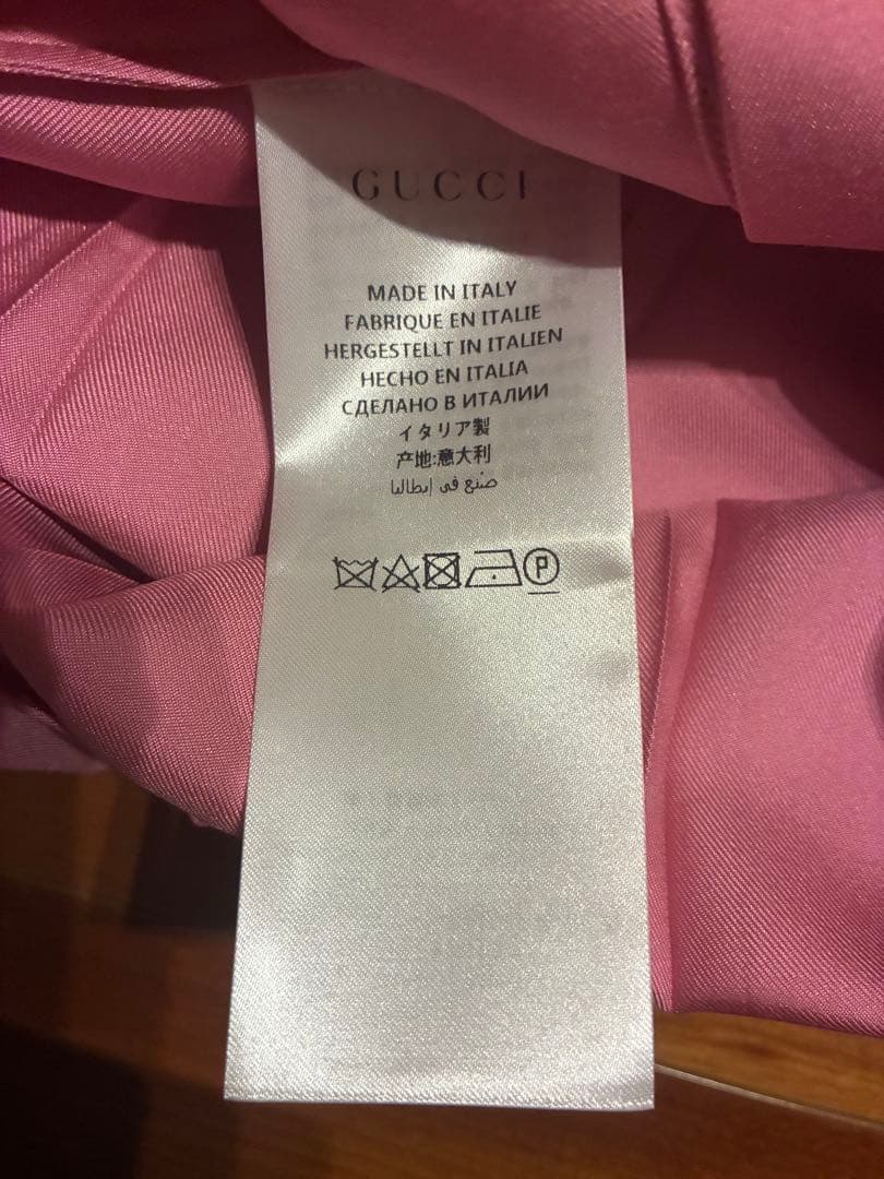 GUCCI ピンク フリル付きシャツ