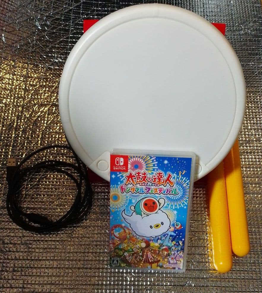 太鼓の達人【セット】「ドンダフルフェスティバル」ソフト、太鼓、バチ、外箱付き Nintendo Switch 【セット商品】太鼓の達人 ドンダフルフェスティバル