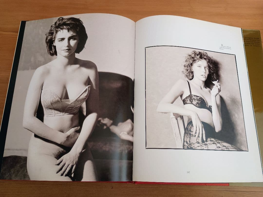 女性の下着の歴史 A History of Women's Underwear