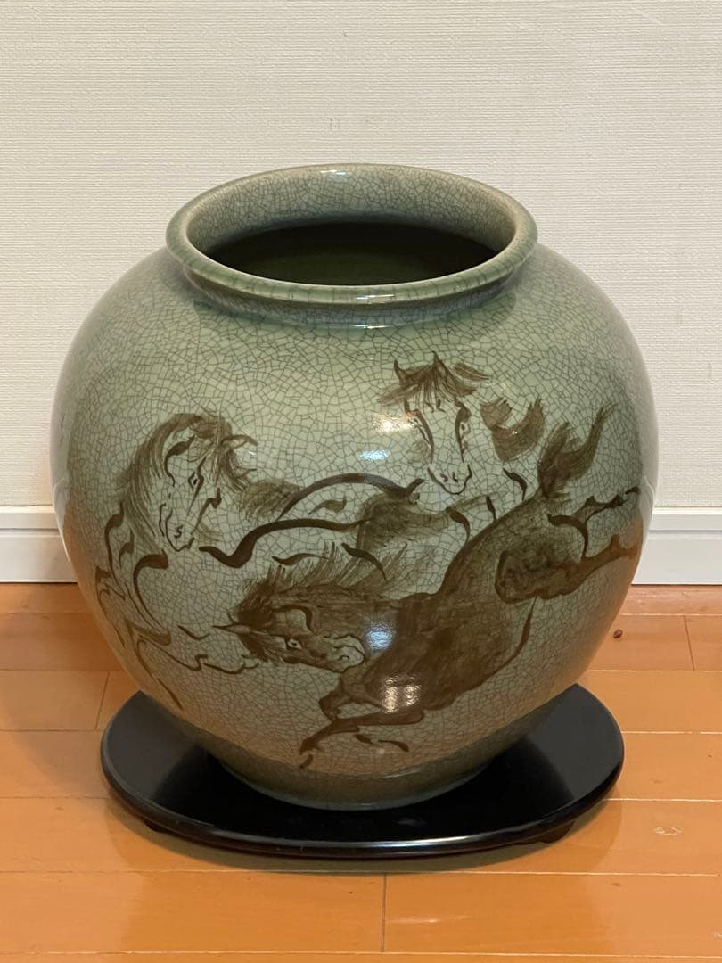 古い大堀相馬焼骨董希少品。特大，大形冰裂開片壺 描金