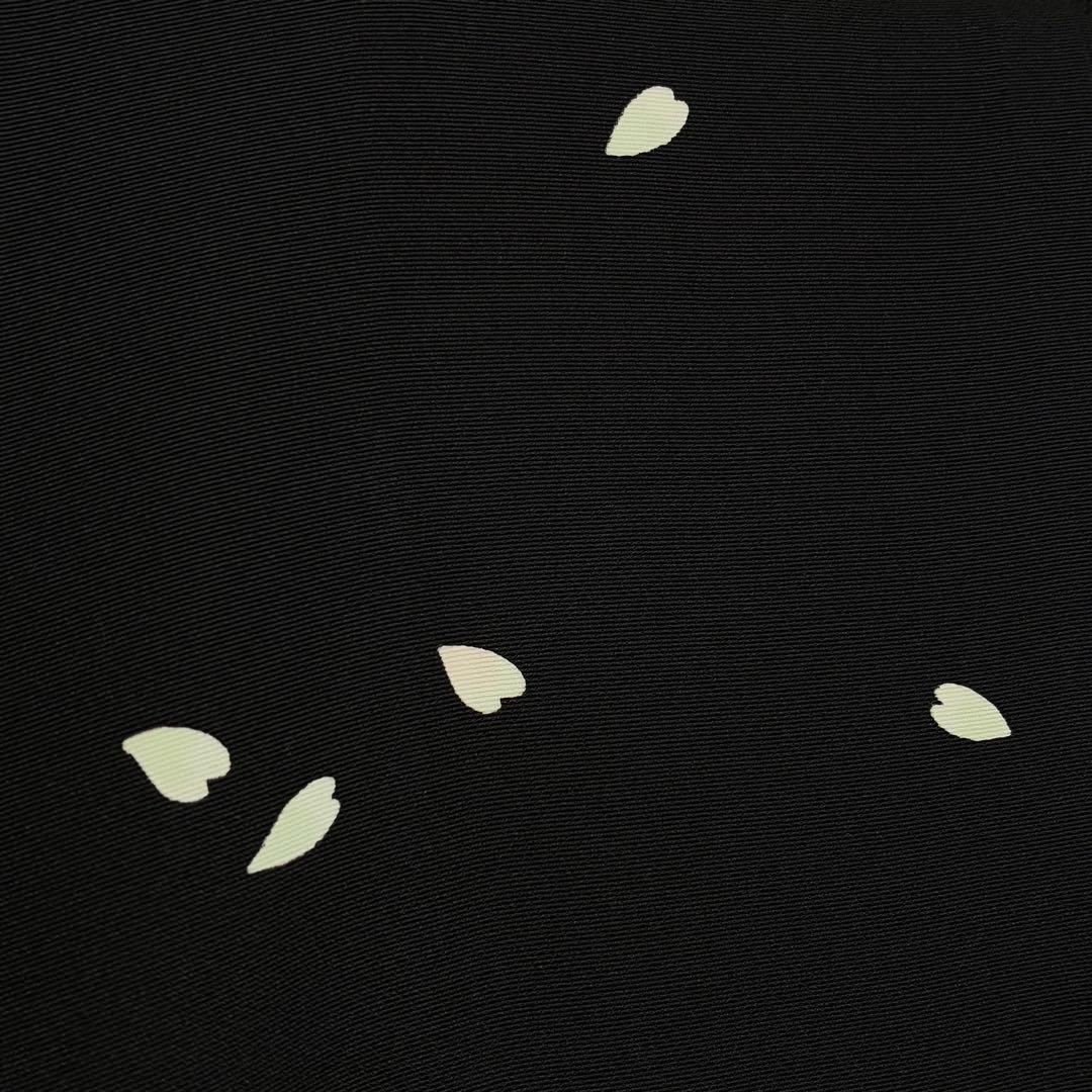 D218 桜 花弁 黒地 正絹 着物 袷 極美品 - メルカリ