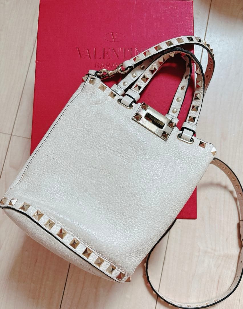 ヴァレンティノ ロックスダッズショルダーバッグ 関税負担なし☆VALENTINO ロックスタッズ クロスボディバッグ