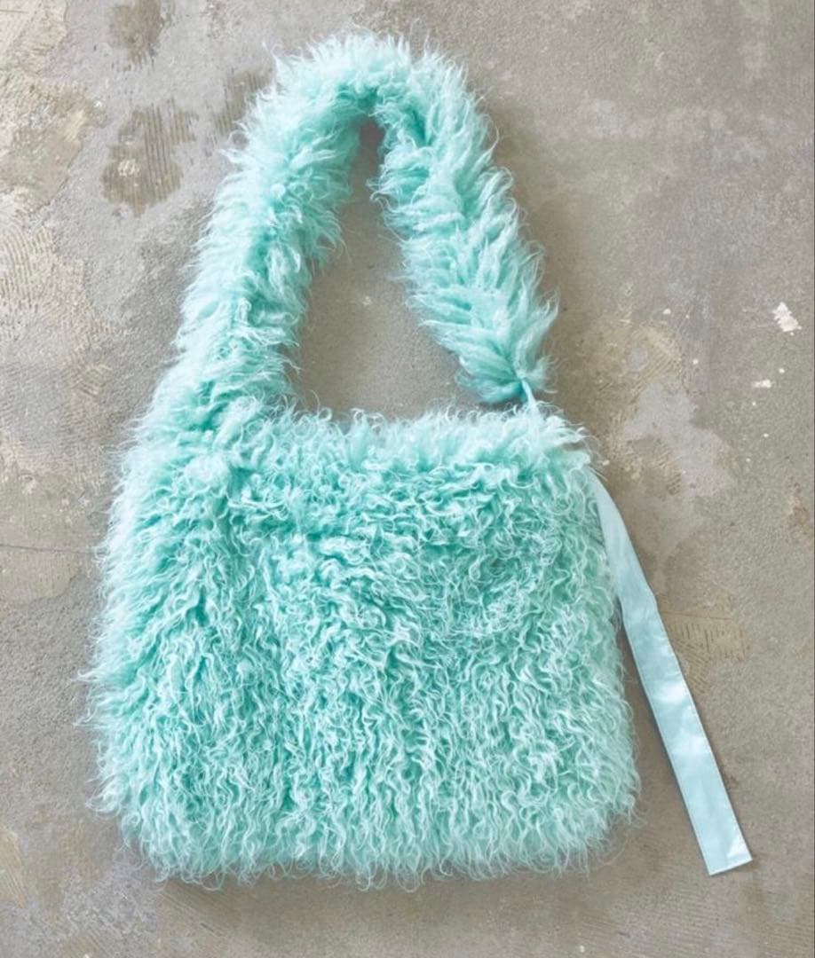 yipyipセット売り 小林愛香 バケットハット　シャギーバッグ 靴下 マフラー