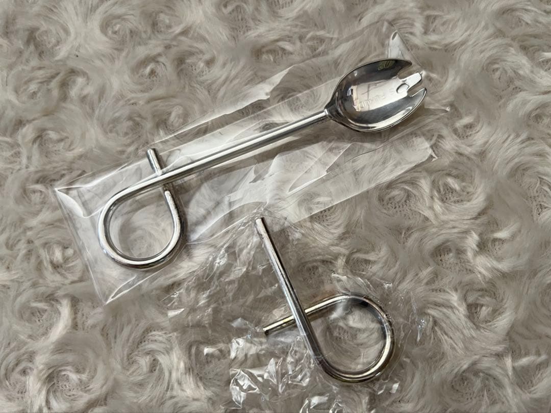 グラフィックデザイナー福田繁雄　カトラリー　福田繁雄デザインスプーン“知恵の輪”