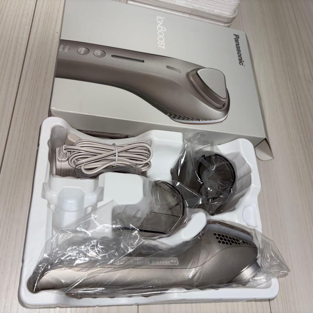 Panasonic ionBoost 美顔器 シルバー Panasonic（パナソニック） イオン美顔器 IONBOOST(イオンブースト