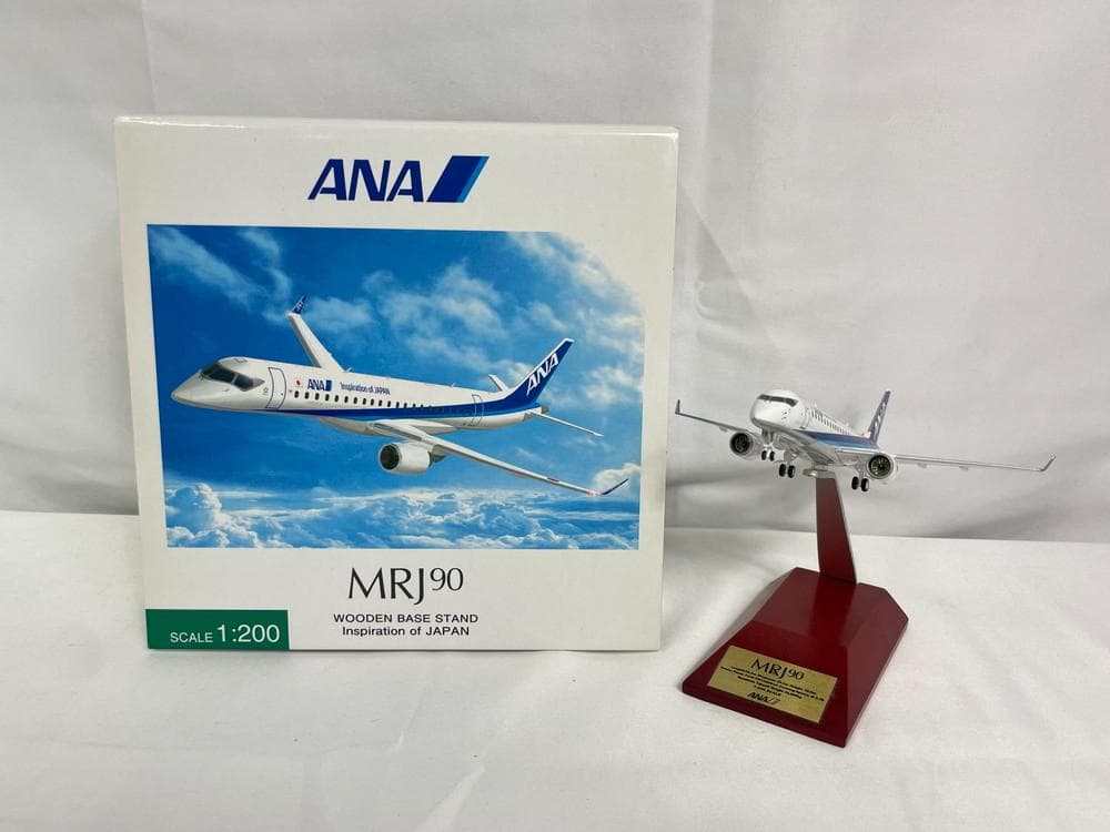 ◆ANA MRJ90 MR29010 SCALE1:200 模型 09340 1/200 MRJ90 ANA 塗装 名古屋空港 Take off ベース付 ＊レジ番付与なし