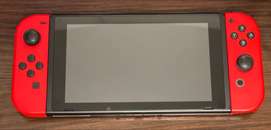 Switch 赤 スプラトゥーン2モデルプロコン付き　Joy-Con不具合あり 任天堂、「スプラトゥーン2」モデルのNintendo Switch Pro