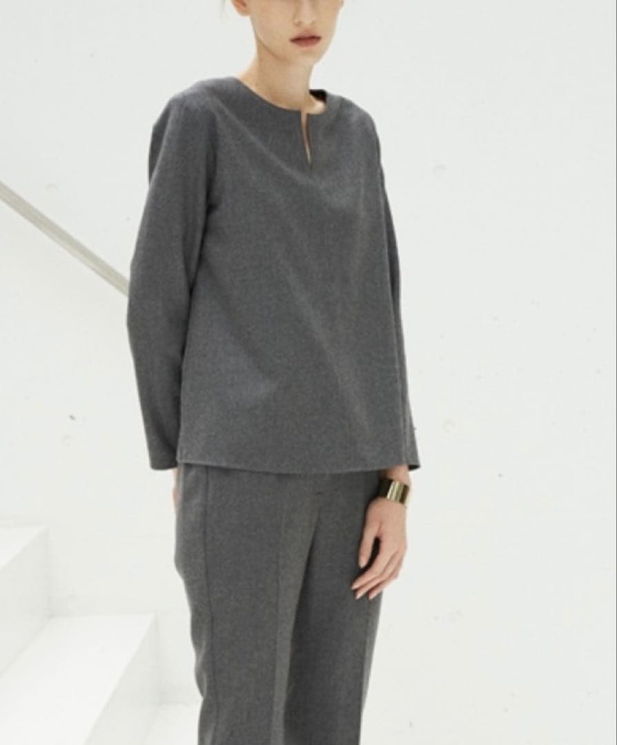 セオリーリュクス SAXONYウールブラウス38Mサイズ チャコールグレー