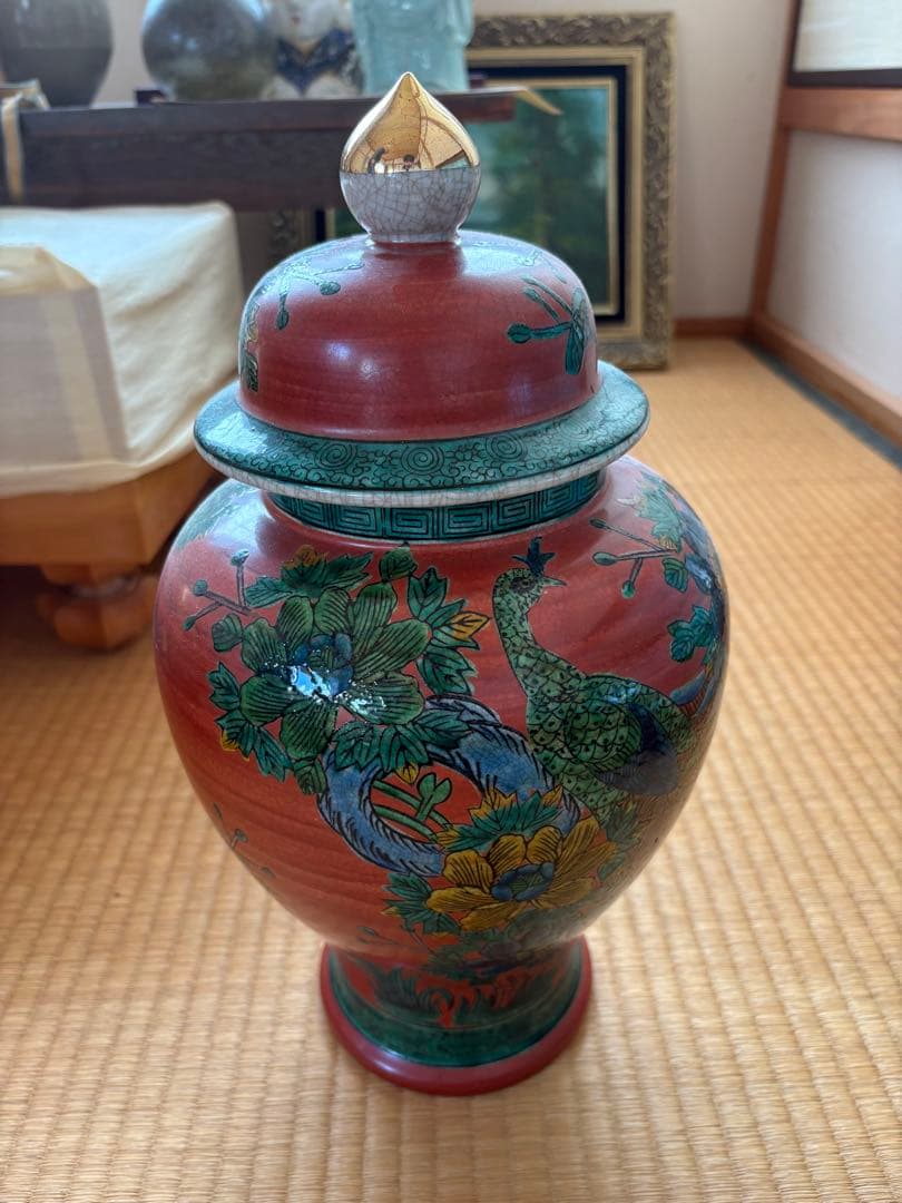 孔雀デザインの陶器壺　薩摩焼 孔雀デザインの陶器壺 薩摩焼 - メルカリ