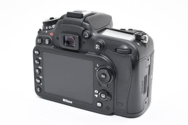 ニコン Nikon D7200 ボディ 元箱付き 《ショット数16796回》