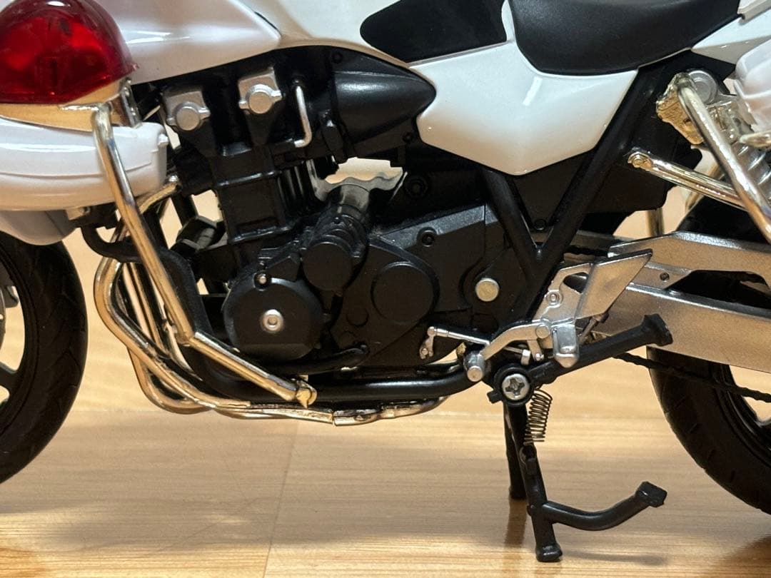 スカイネット アオシマ 1/12 ホンダ CB1300P 警視庁 白バイ 完成品
