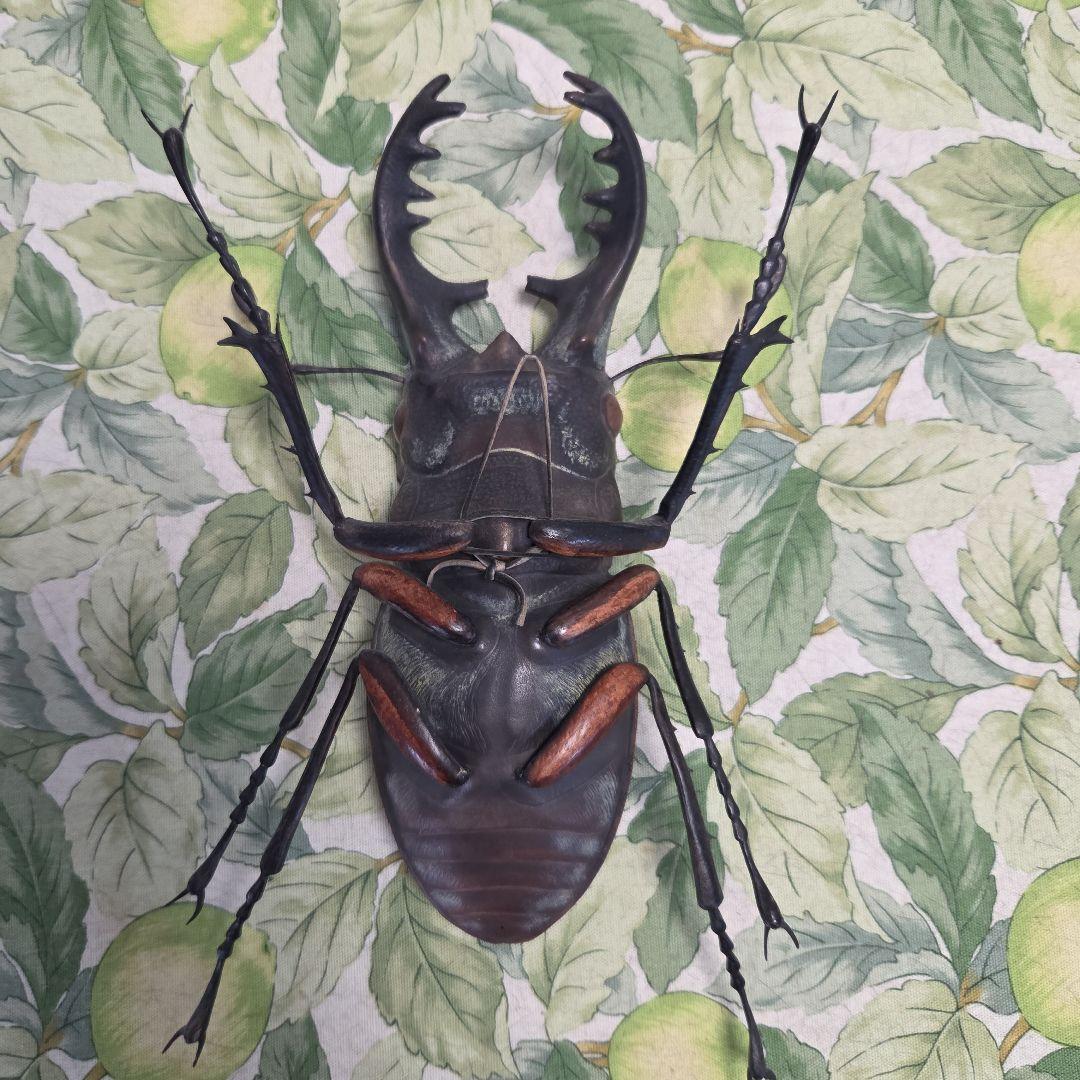 クワガタ (レザークラフト) 足先縦30cm、巾20cm 作者 河野 甲