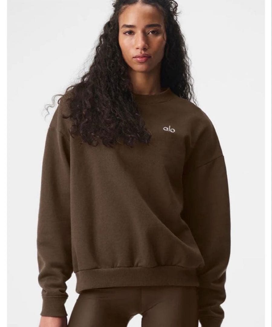 alo エスプレッソカラー　スウェット Accolade Crew Neck Pullover - Espresso | ALO