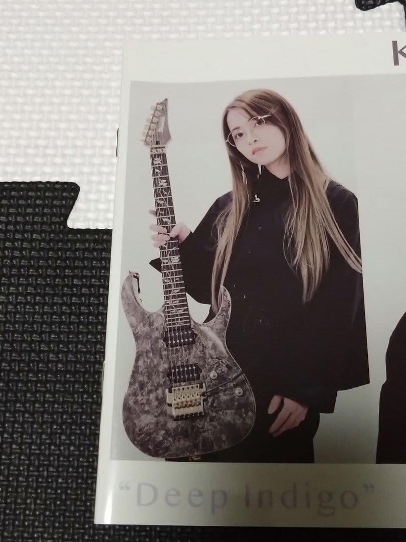 KOIAI 新品未開封『DEEP INDIGO』フォトブック 直筆サイン入り写真