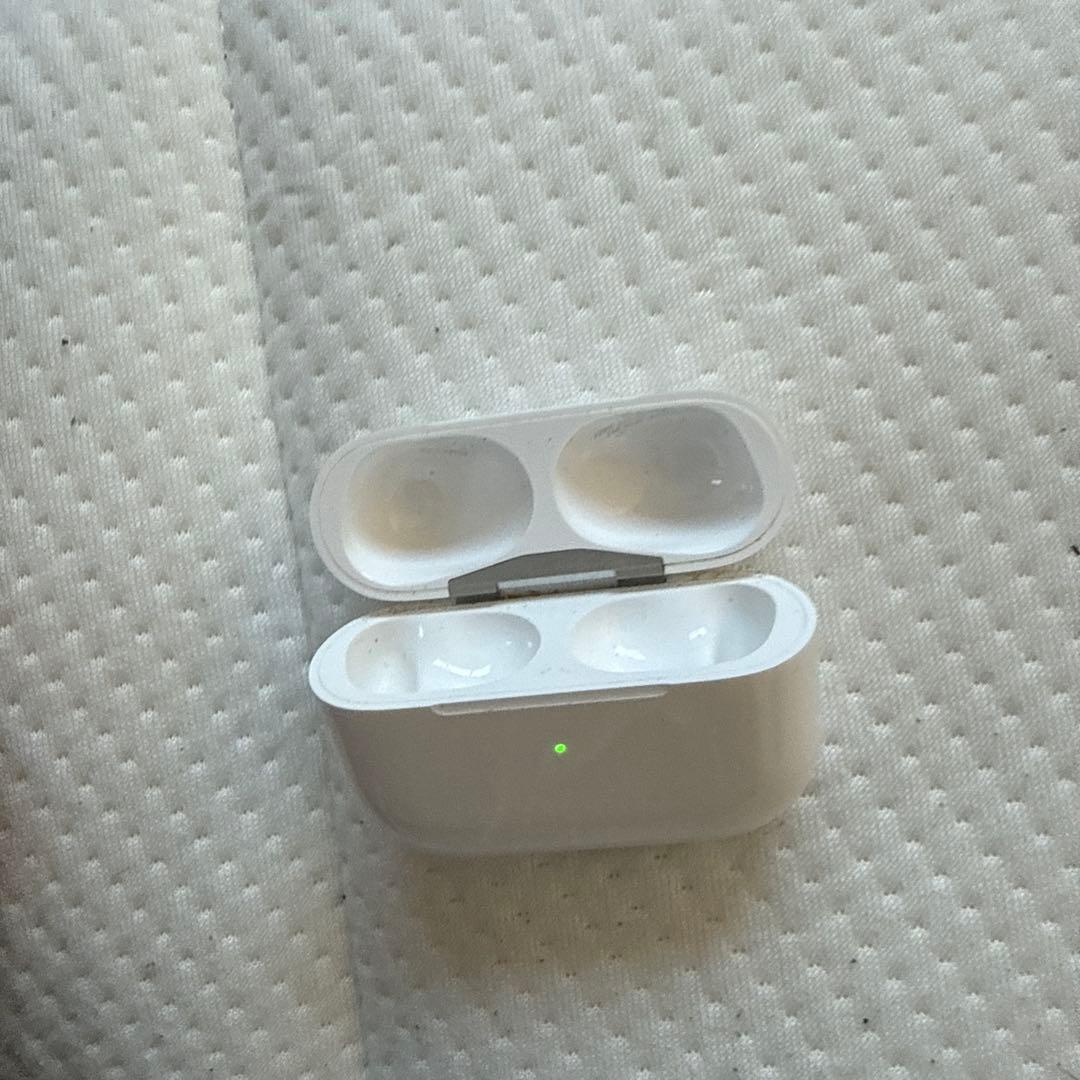 AirPodsPro第2世代本体と右耳 楽天市場】国内新品純正品 Apple純正 AirPods Pro 第2世代 イヤホン