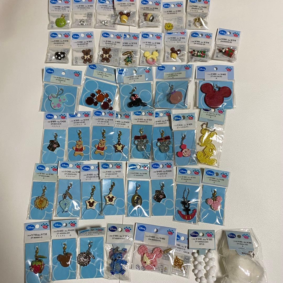 【匿名メルカリ便】ディズニー　チャーム　パーツクラブ　大量 ディズニー アクセサリーパーツ チャーム パーツクラブ 40点まとめ売り