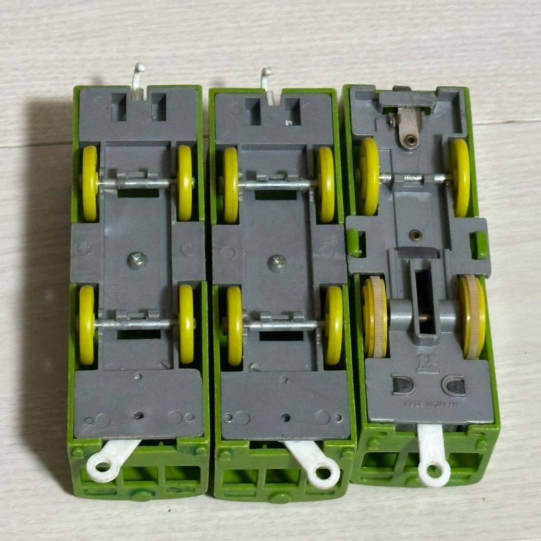 プラレール 日本製 前スイッチ 電動プラ電車 緑 - メルカリ