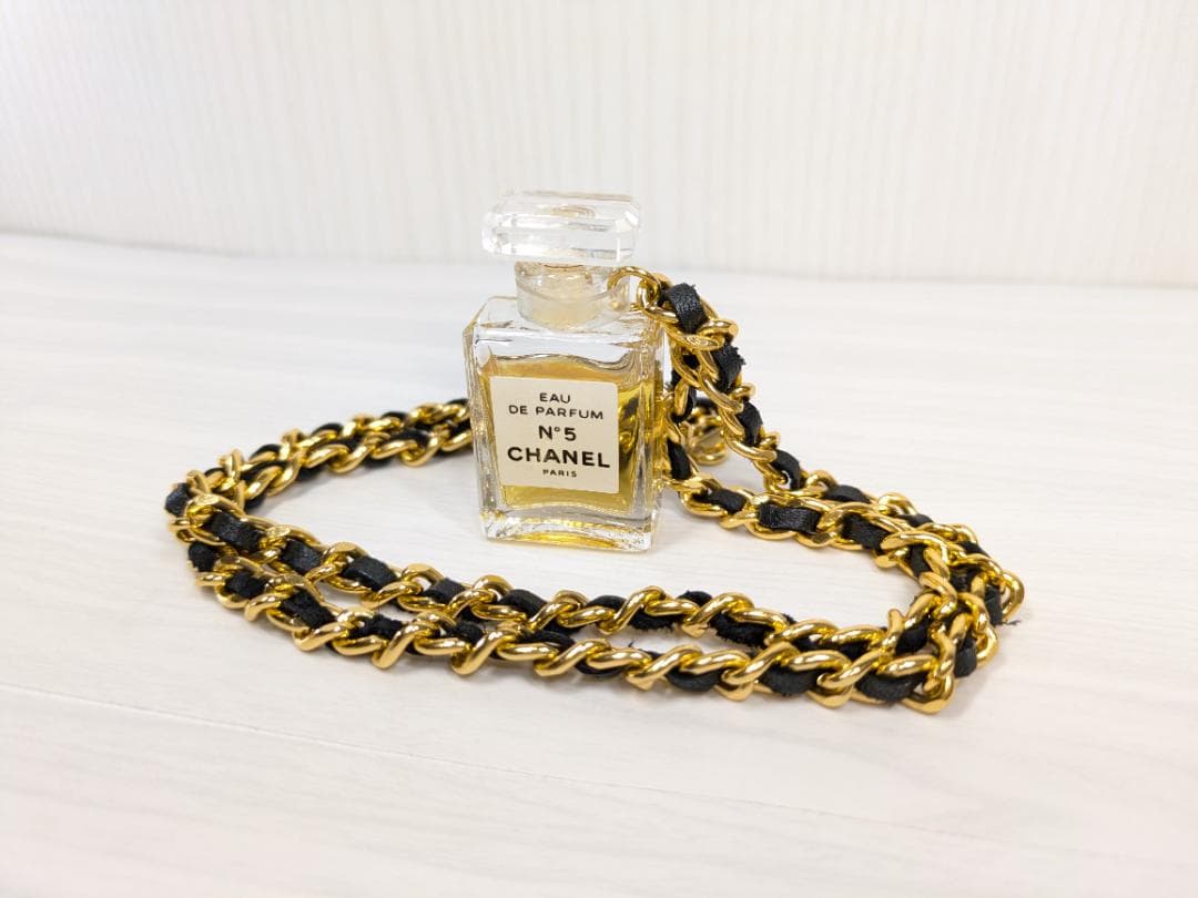 シャネル　Ｎ°5　オードパルファム　ミニボトル　ネックレス CHANEL（シャネル） 香水 オードゥ パルファム フレグランス No.5 ミニ