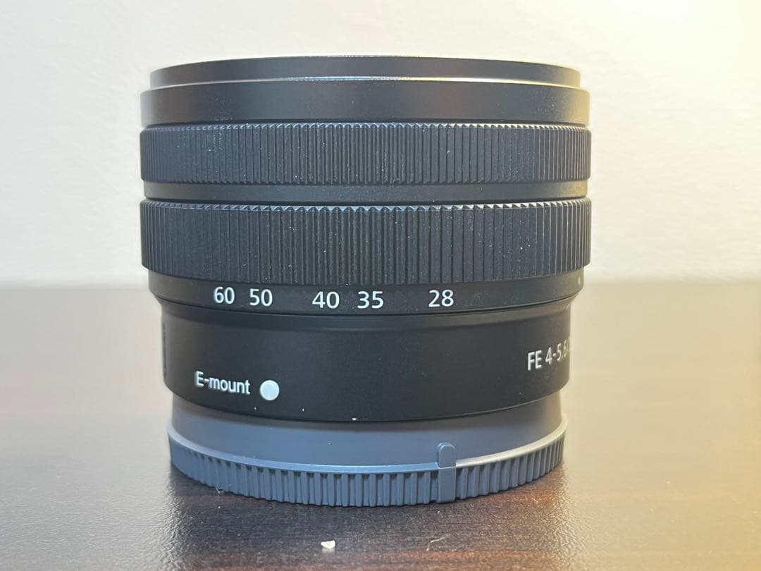 Sony FE 28-60mm f/4.5-6.3 レンズ