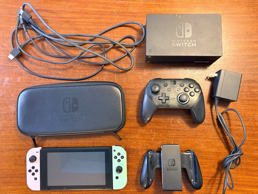 Nintendo Switch本体＋純正プロコン＋純正ケース　セット 任天堂（Nintendo） 新品/任天堂純正/日本国内仕様 Switch専用