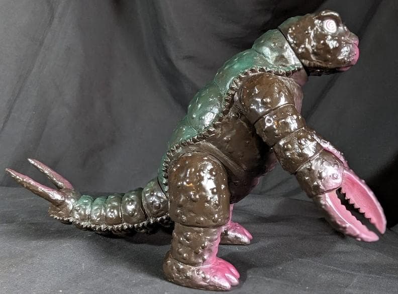 サソギラス（マーミット）ビニールパラダイス「マグマ大使」登場怪獣