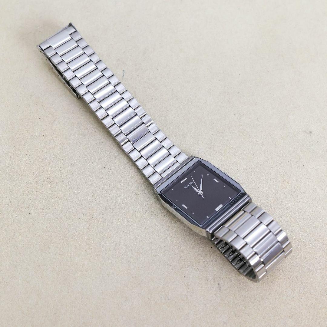 稼働 SEIKO 腕時計 黒文字盤 スクエア 新品電池 シンプル1936