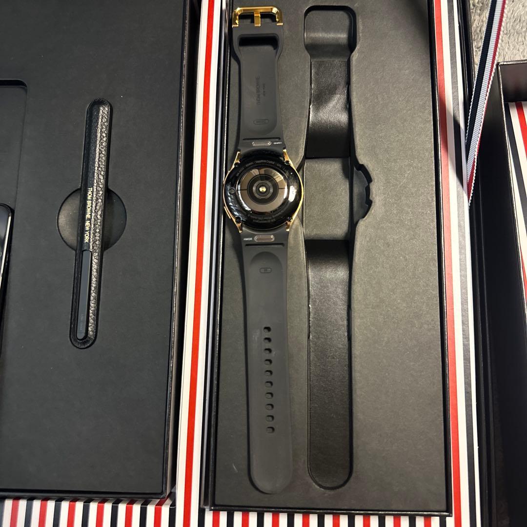 Thom Browneトムブラウン Galaxy Z Fold5 watch6 - メルカリ