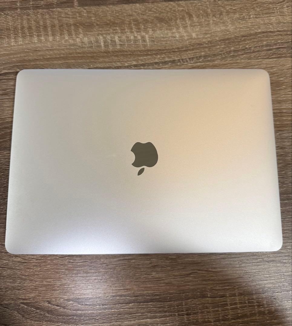 D*N様 99% MacBook Pro 2022 M2チップ 2022 Apple MacBook Pro M2 chip: 13-inch, 8GB RAM, 256GB, Touch Bar