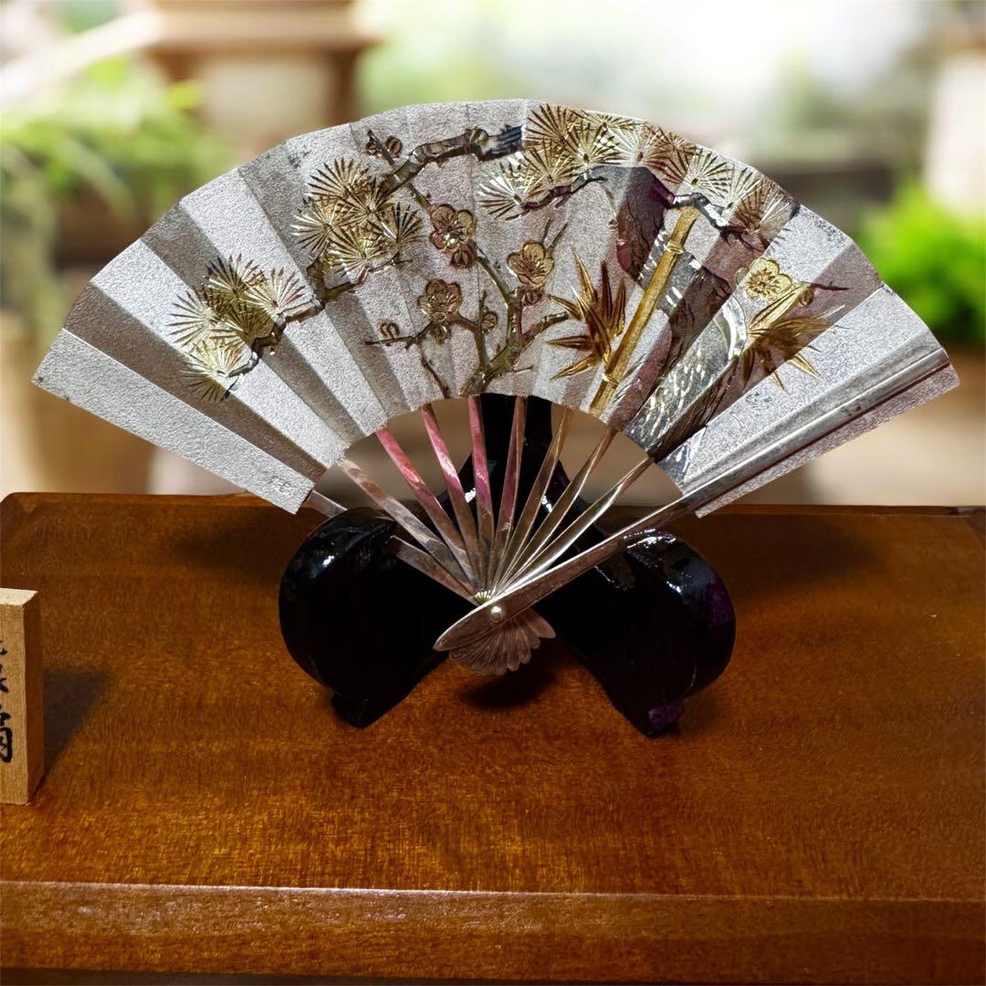 激安オークション！武比古純銀 扇子 四寸五分 銀製 飾り扇松竹梅共箱