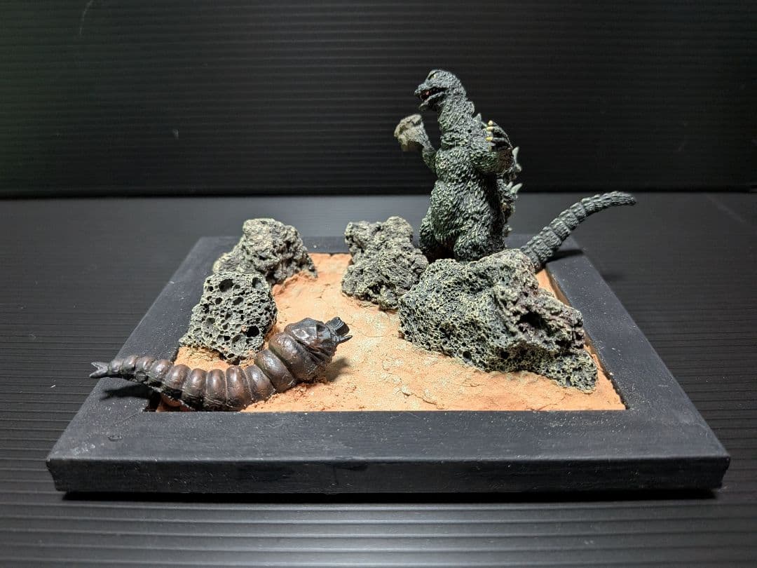 モスラ 幼虫 対 ゴジラ ジオラマ 2月8日(日)11時より販売開始】【MAXTOY】ゴジラ(1964)＋モスラ幼虫