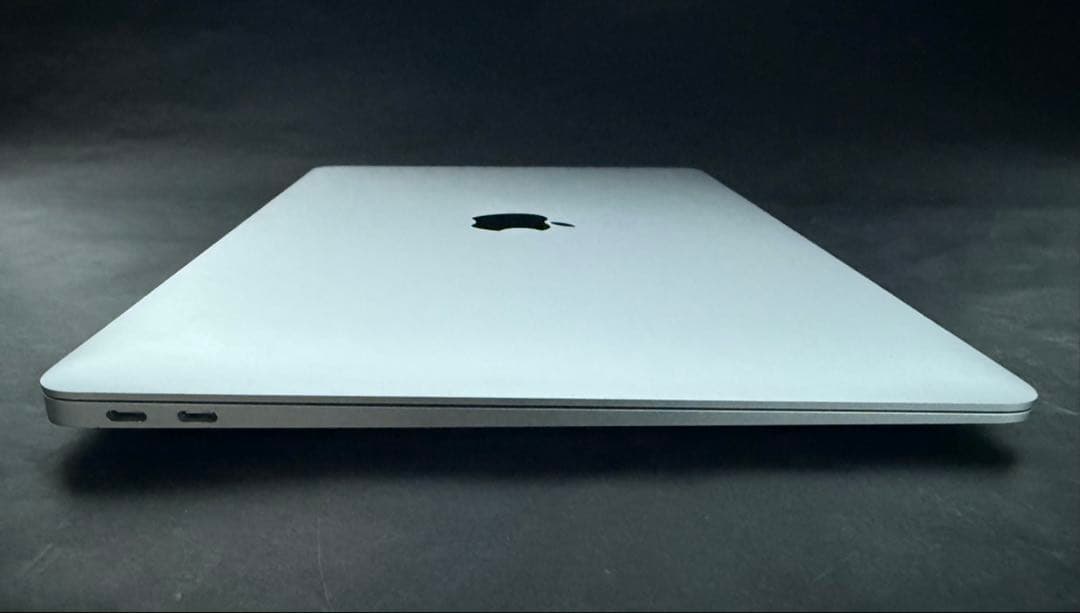 保証付！MacBook Air M1 2020/13.3/256GB/8GB
