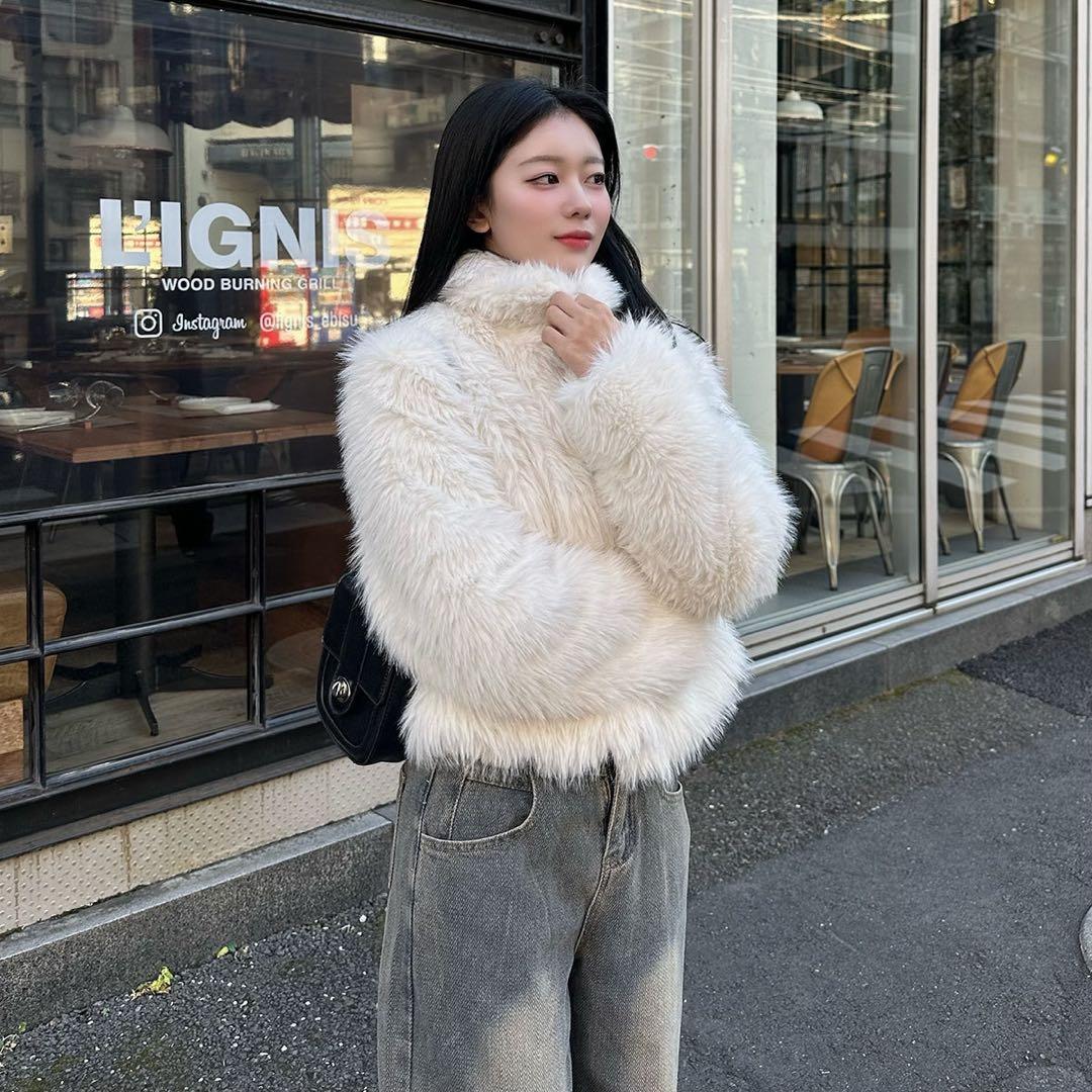 emmy ボリュームファータッチショートコート - メルカリ