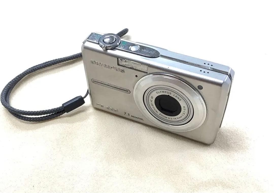 OLYMPUS FE-220☆シルバー コンパクトデジタルカメラ☆ - メルカリ