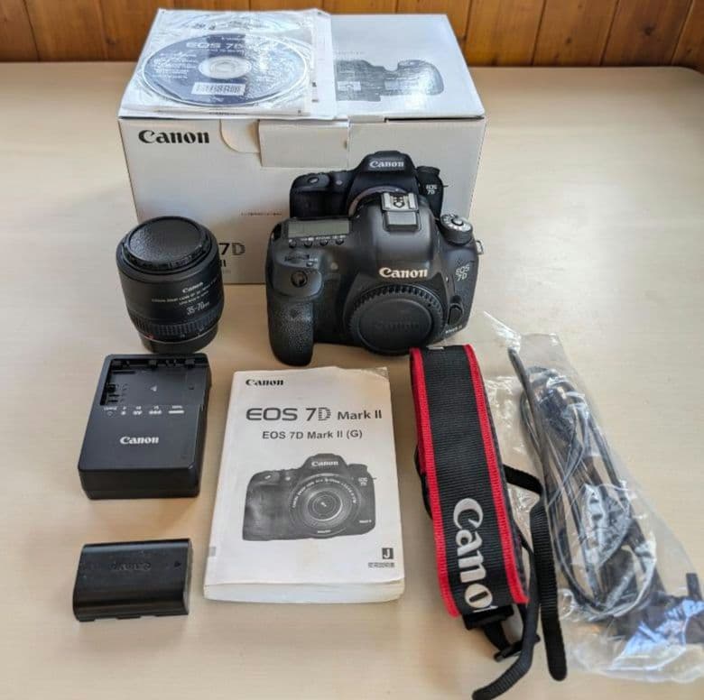 Canon EOS 7D Mark II とレンズ(35-70) Canon とレンズ(35-70)