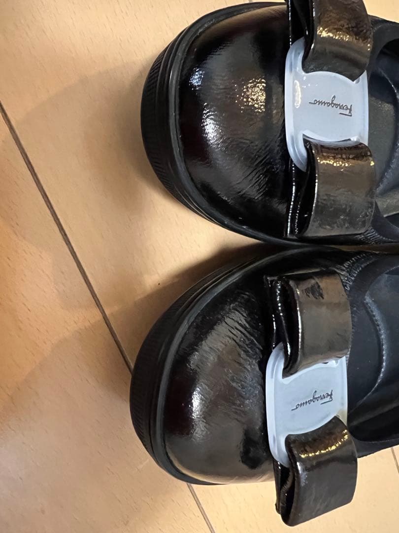 フェラガモ 23cm 黒 フラットシューズ パンプス 入学式 ドリー - メルカリ