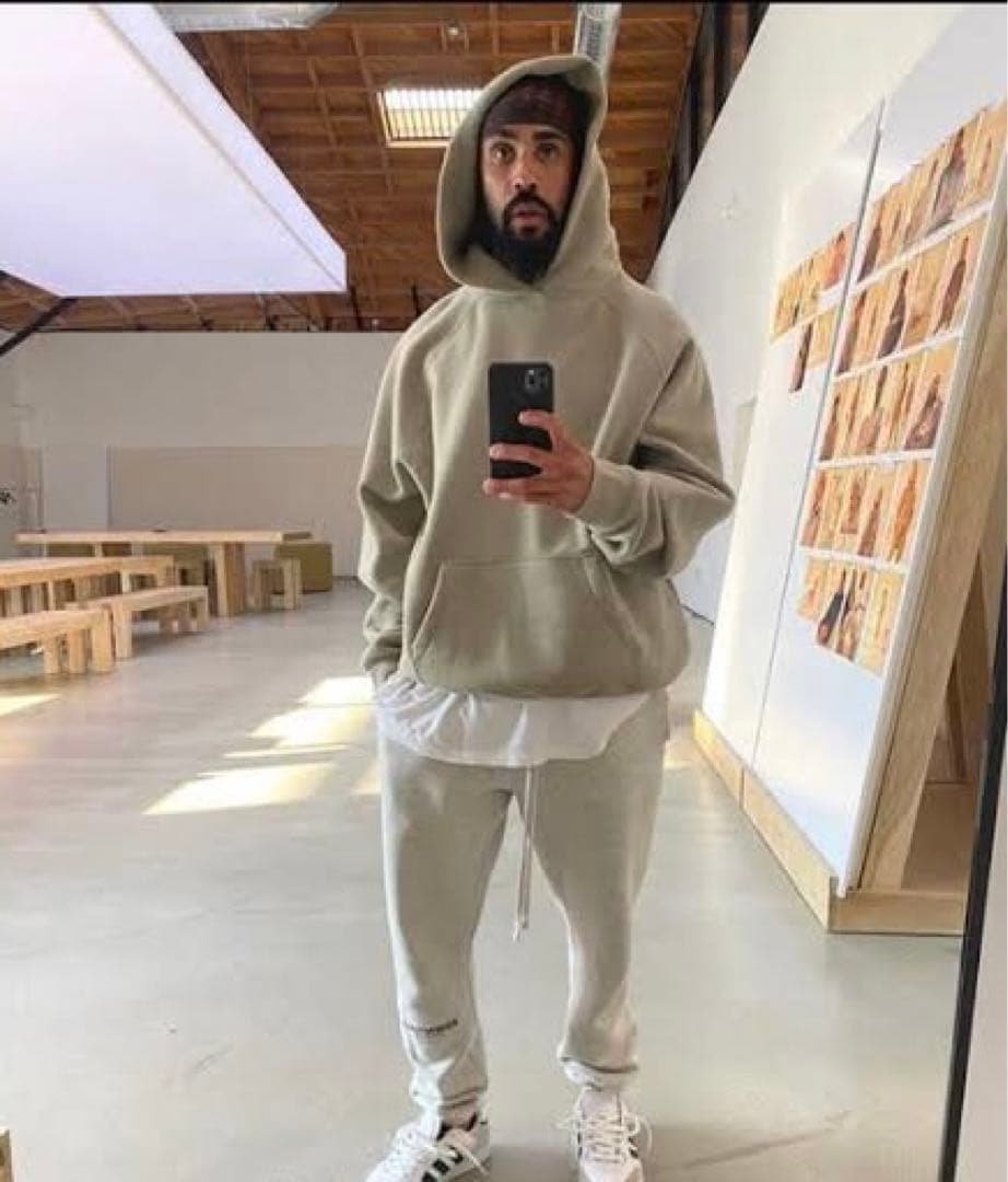 ESSENTIALS セットアップ - メルカリ