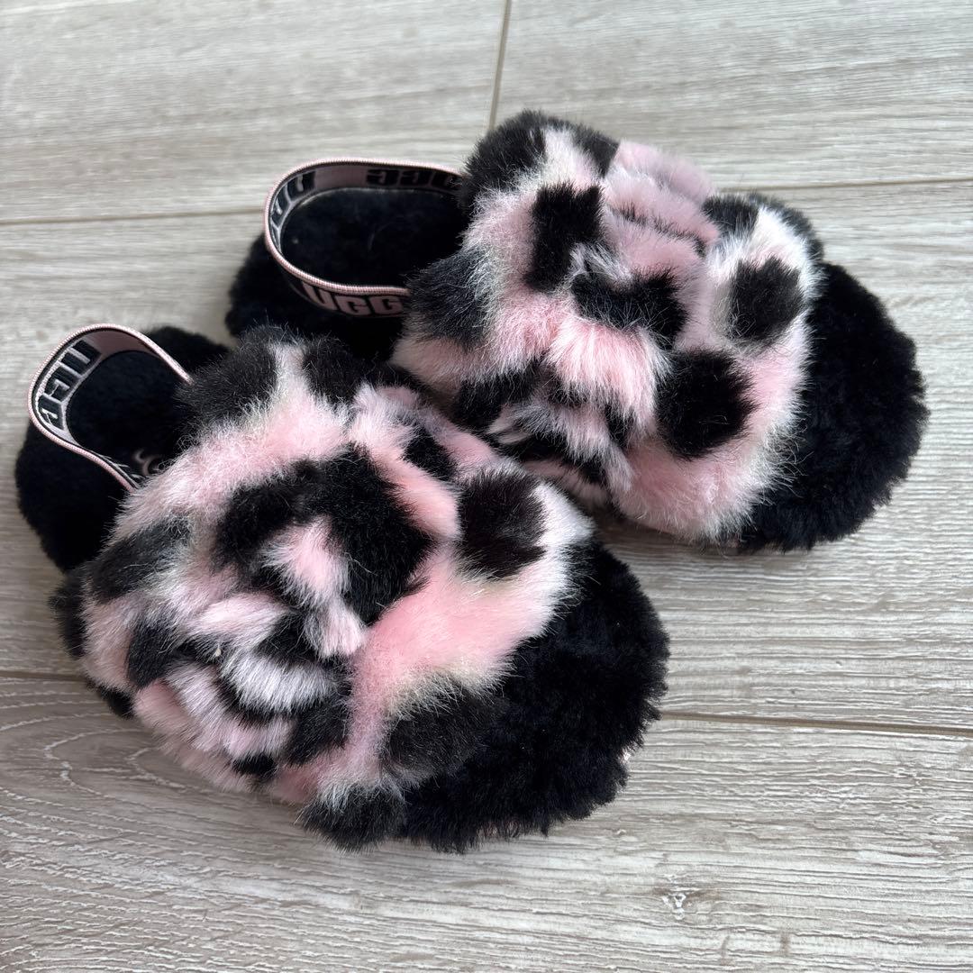 UGG ヒョウ柄ファーサンダル - メルカリ