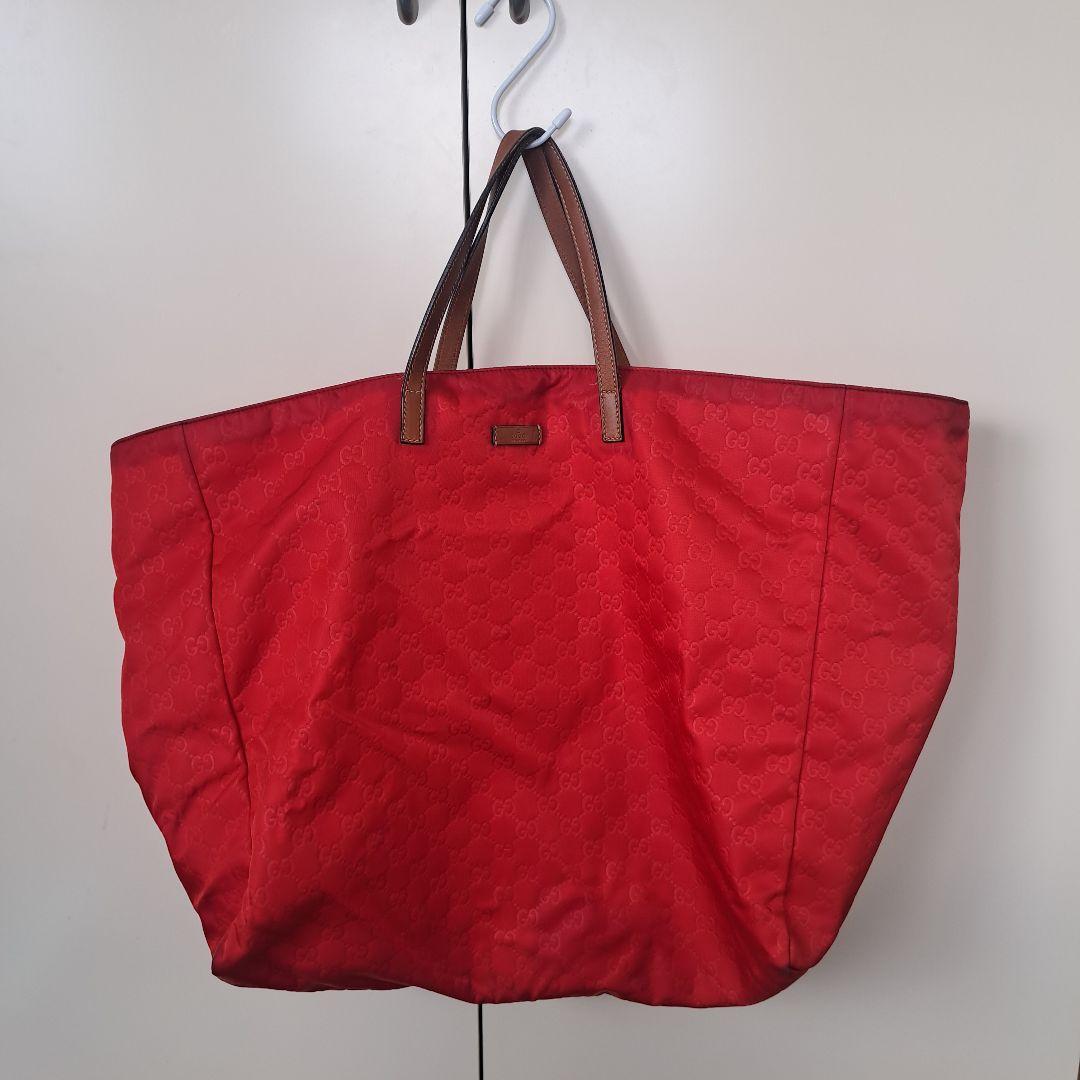 GUCCI レッドナイロンバッグ GGパターン