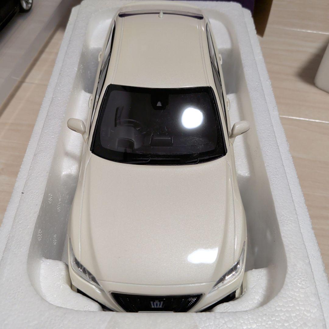 Kyosho Samurai トヨタ　クラウン　1/18 京商 Samurai(サムライ) トヨタ クラウン ハイブリッド アスリートG