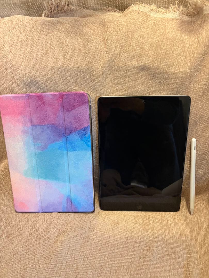 iPad第7世代 32gb本体 スペースグレー カバー　ペンシル付き Amazon.co.jp: 【整備済み品】 Apple iPad (第7世代) Wi-Fi 32GB