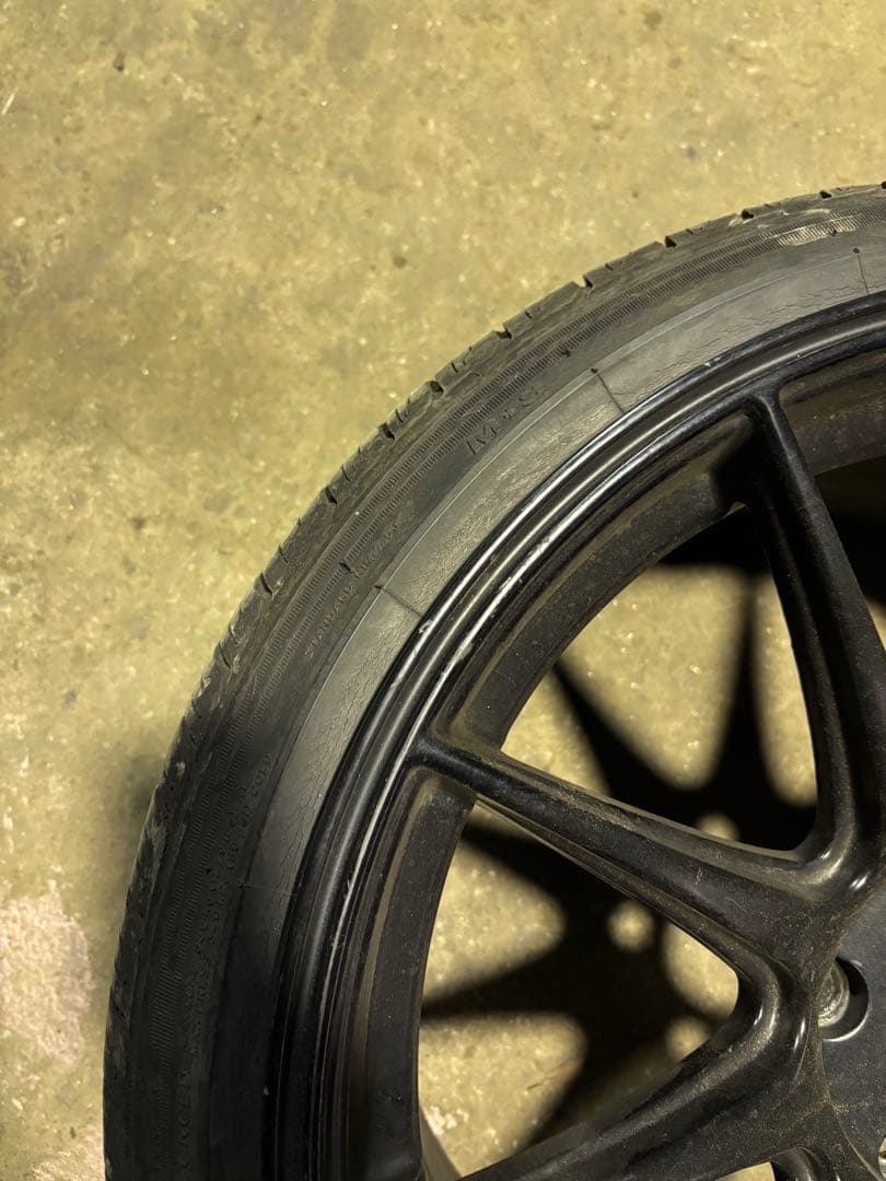 18インチ　9.75J +20 114.3 5穴　タイヤ付き