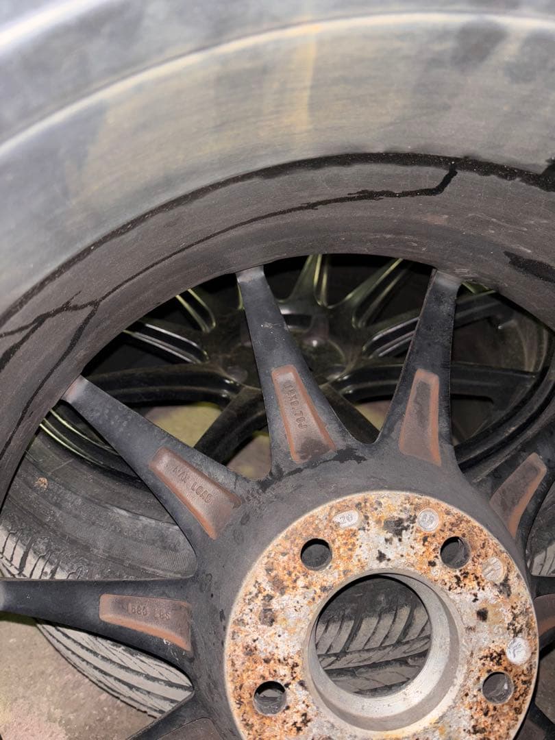 18インチ　9.75J +20 114.3 5穴　タイヤ付き