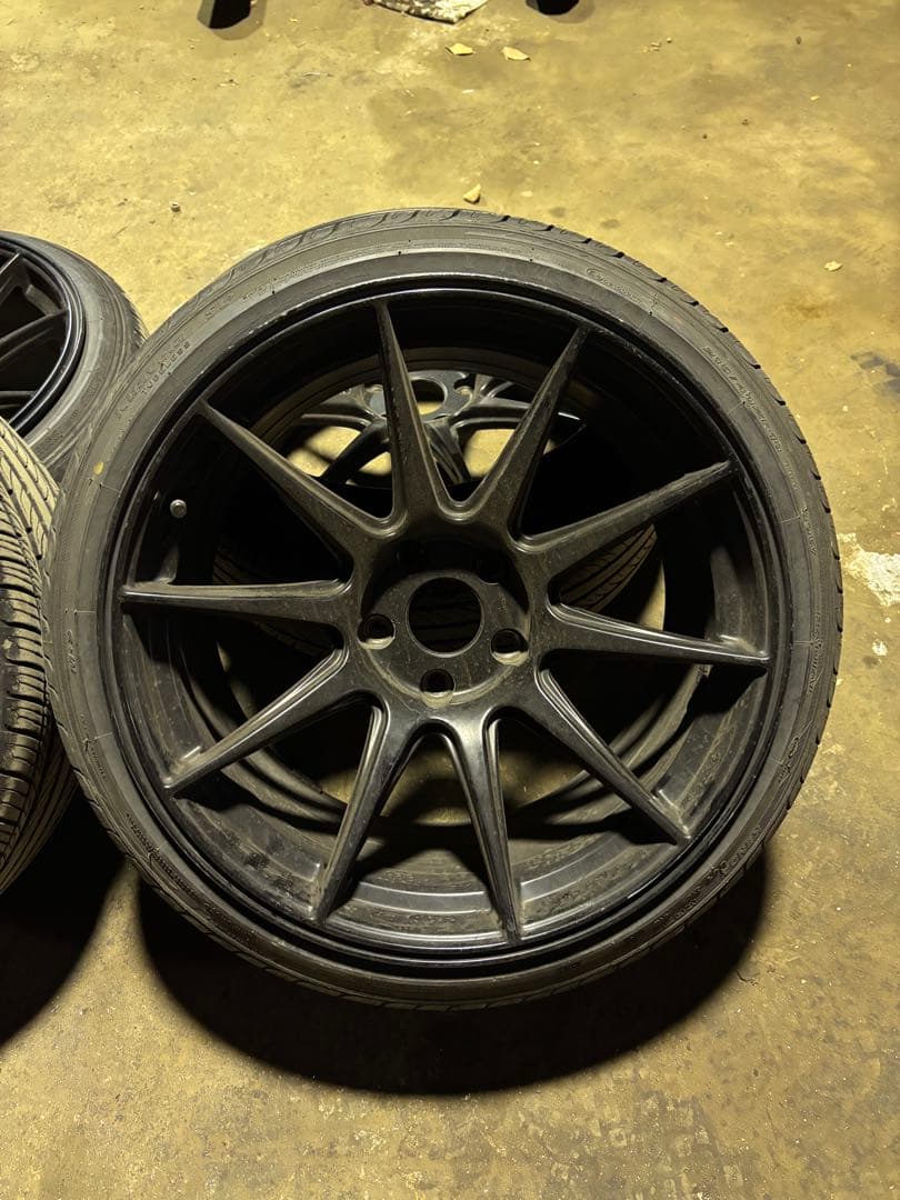 18インチ　9.75J +20 114.3 5穴　タイヤ付き