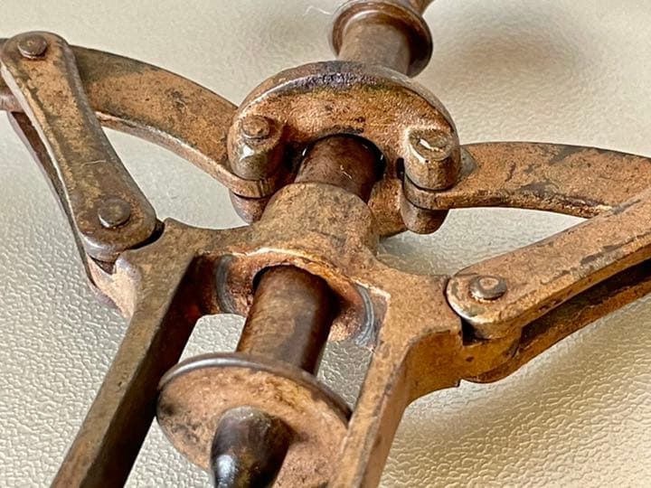 アンティーク・ワインオープナー Double Lever - メルカリ