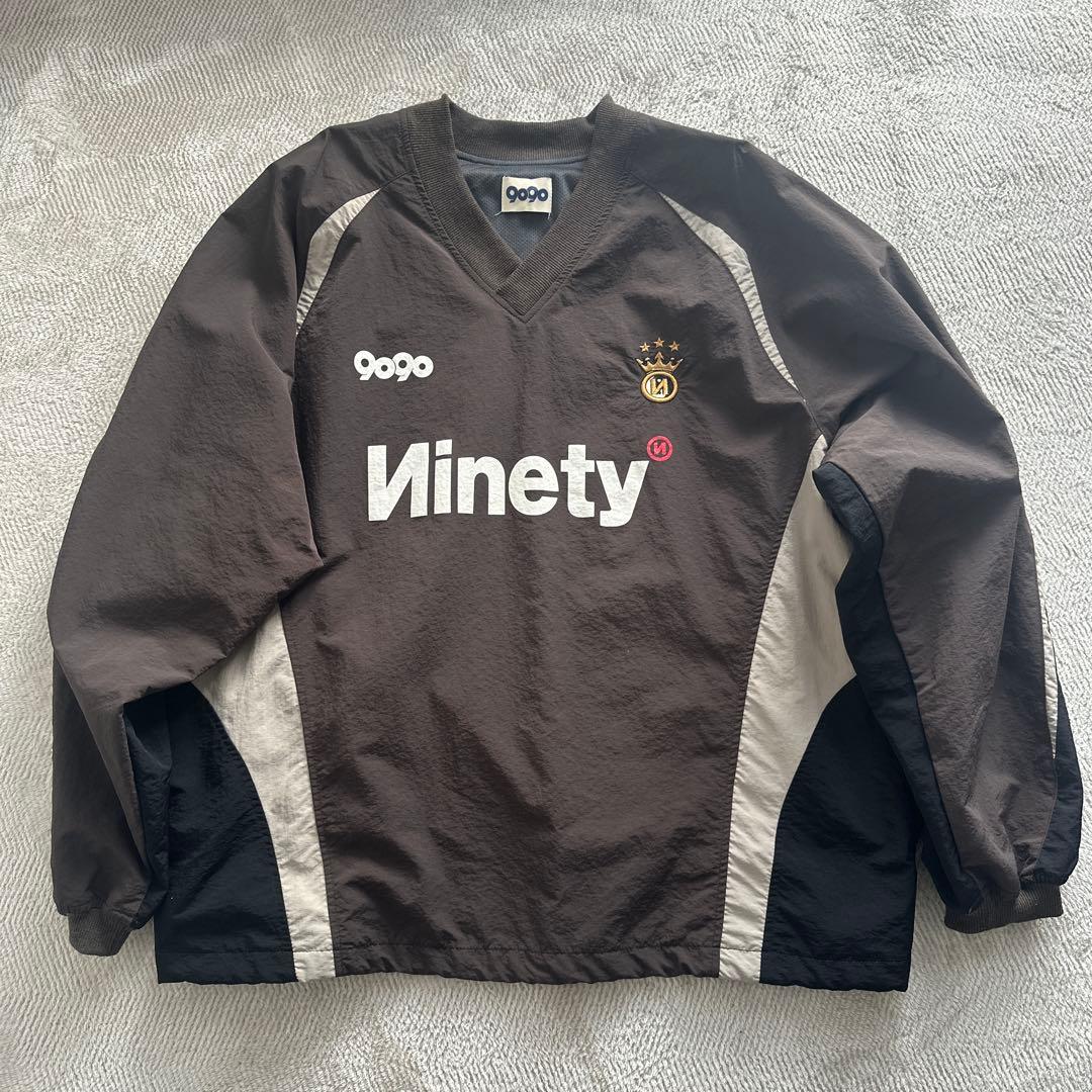 Ninety ブラウン Vネック ナイロンジャケット - メルカリ