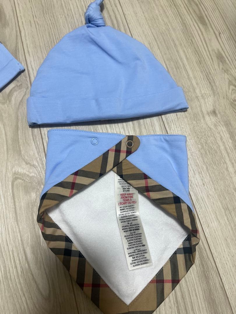 Burberry 新生児ロンパース ギフトセット