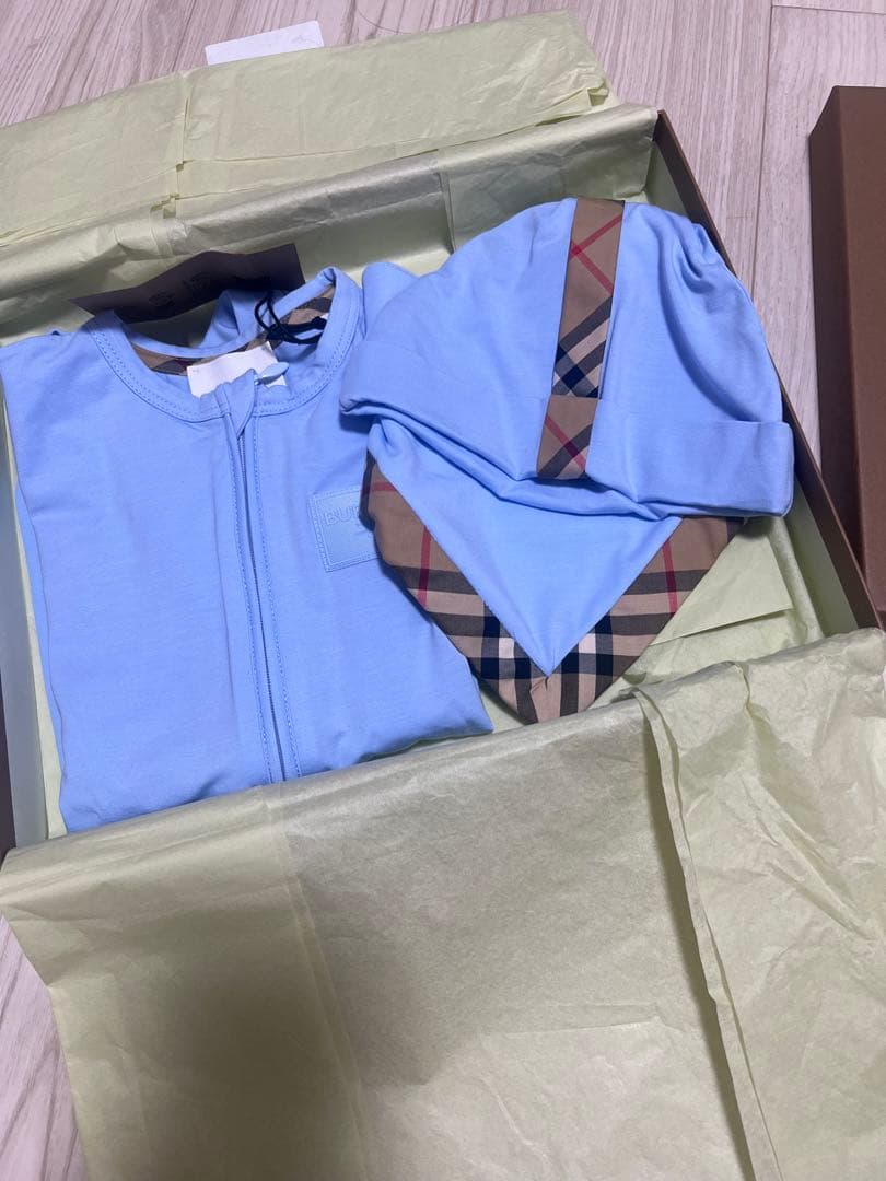 Burberry 新生児ロンパース ギフトセット