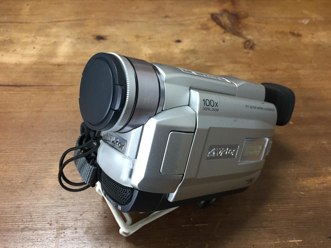 美品 撮影再生ダビングOK　VICTOR　GR-DVA10　付属品あり　大画面